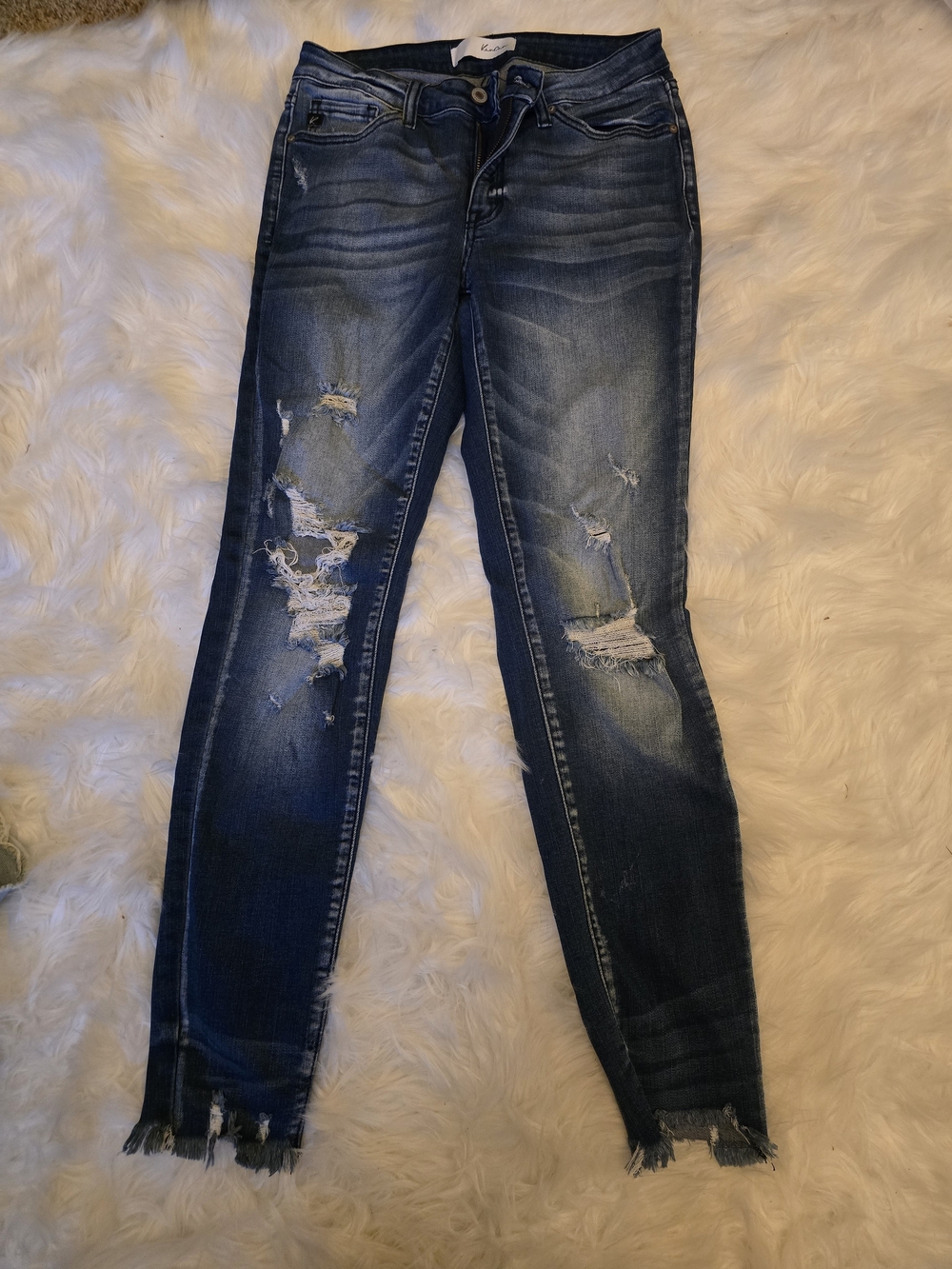 KanCanStyle Size: 9 / 28 Dark Wash Distressed Jeans